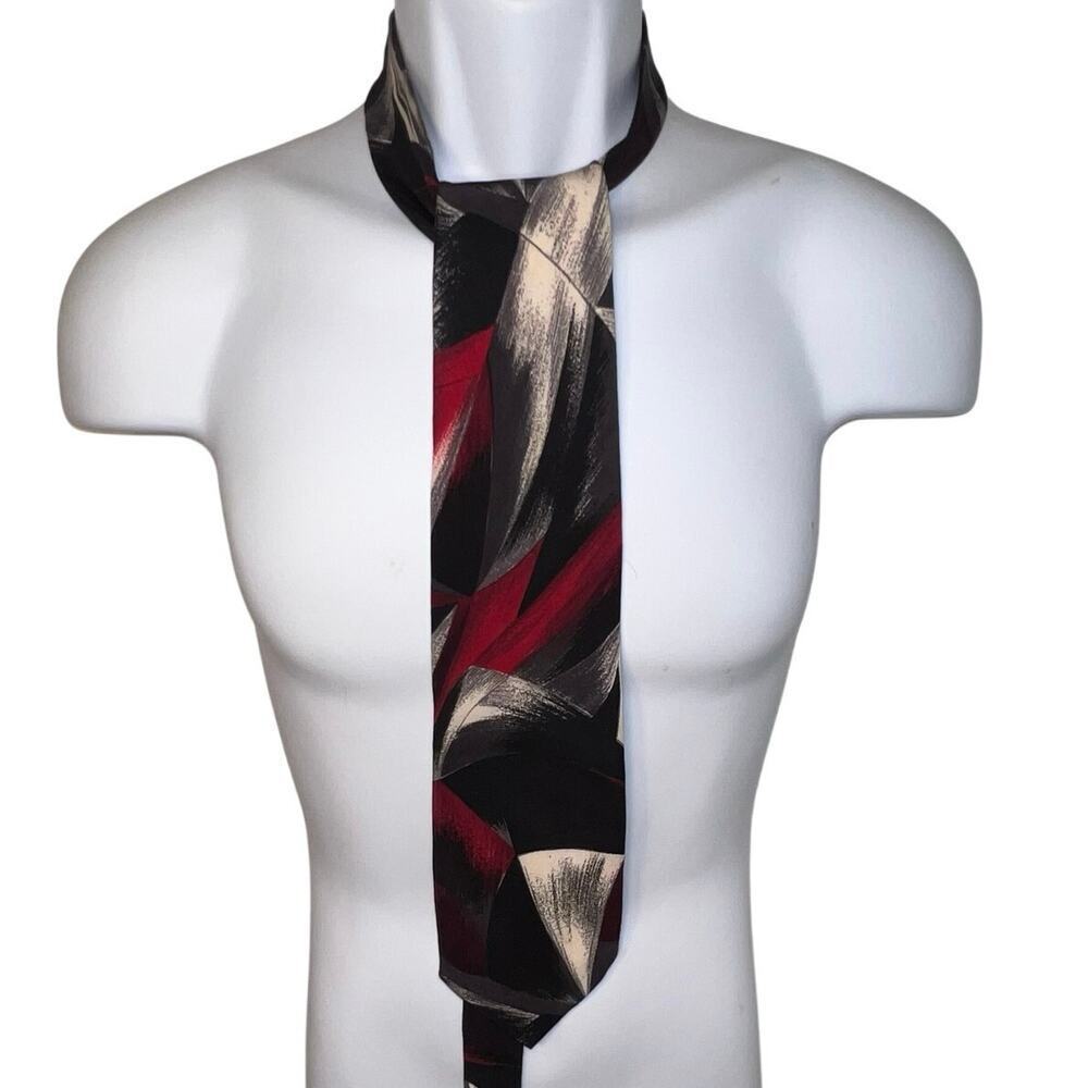 Pertini, men’s 100% silk handmade made‎ in Italy designer abstract Y2K Tie￼